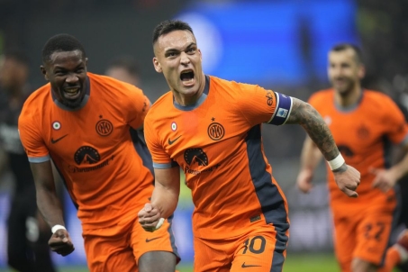 场足球比赛 场足球比赛